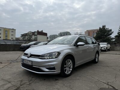 VOLKSWAGEN Golf ' 2018 rok