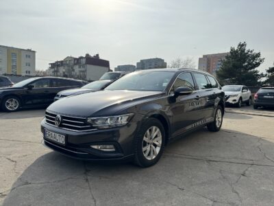 VOLKSWAGEN Passat ' 2019 rok